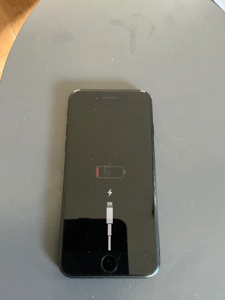 Iphone se 2022 3 gr defect, Telecommunicatie, Mobiele telefoons | Apple iPhone, Ophalen, Zwart, 64 GB, Zonder simlock