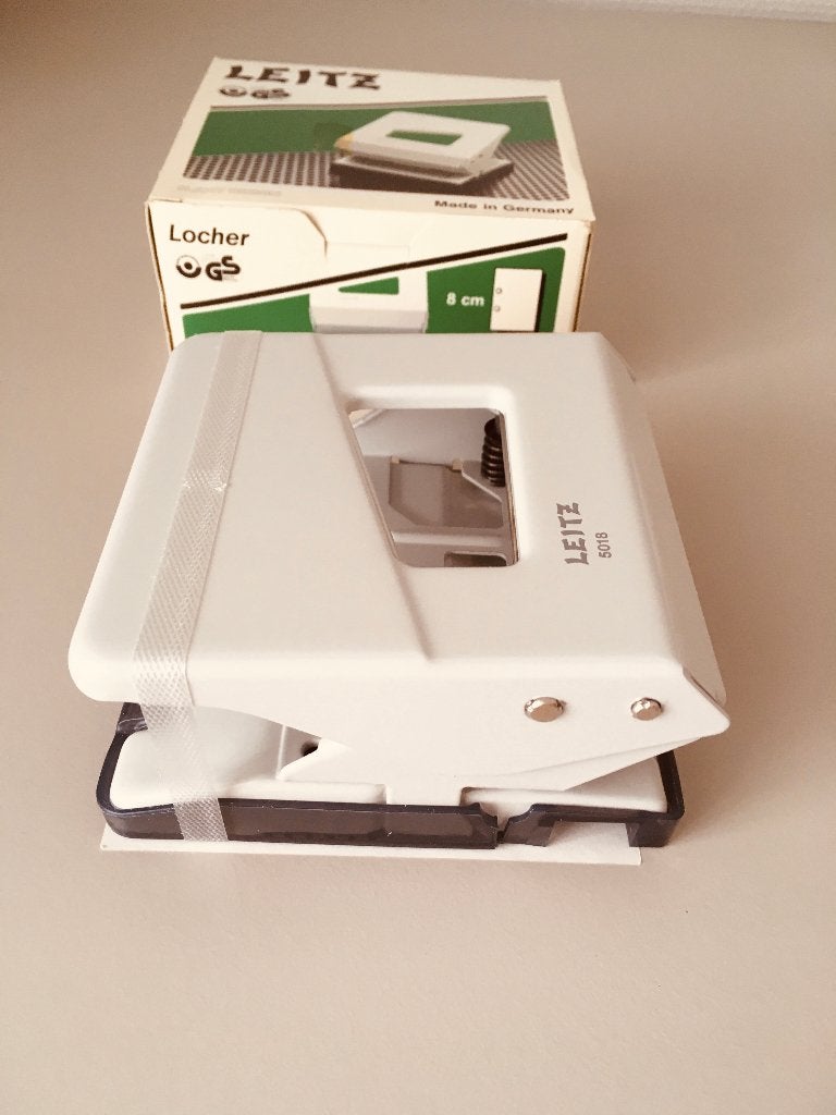 Perforator Leitz 2 gaats wit metaal 5018 Nieuw in verpakking, Ophalen of Verzenden, Nieuw
