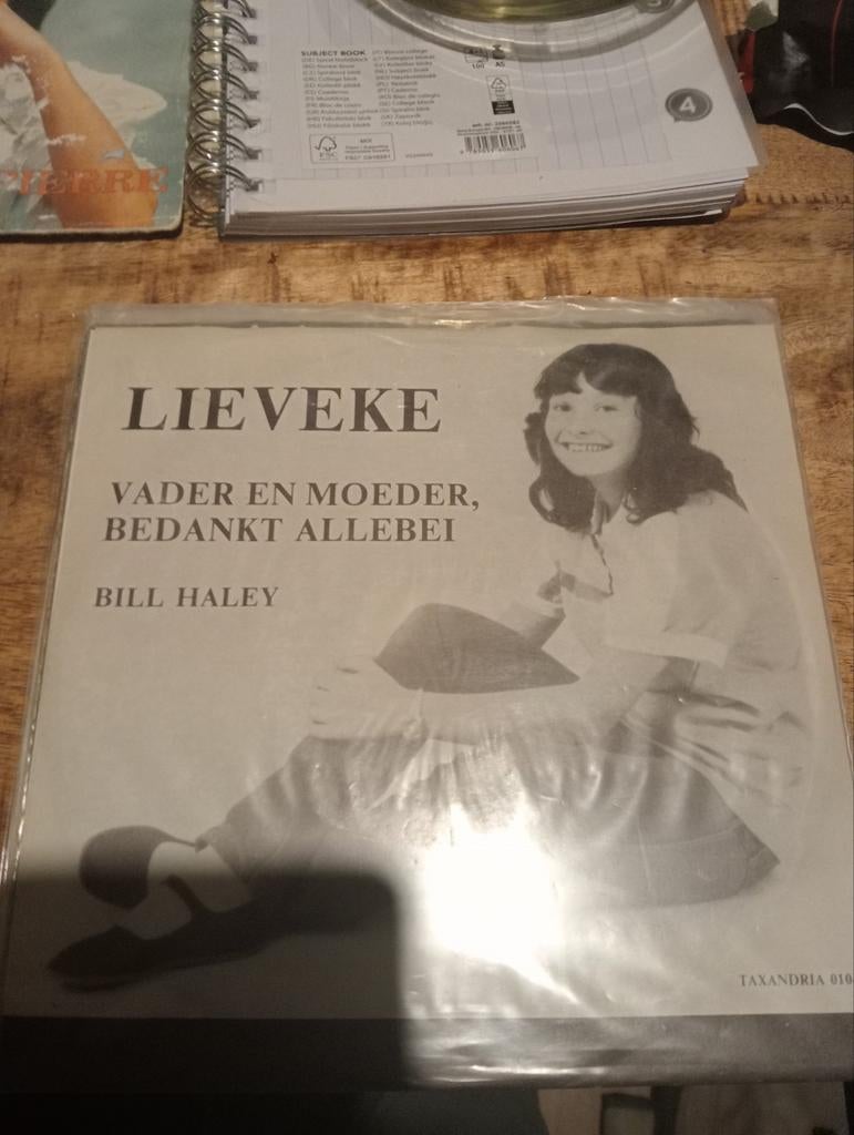 Lieveke - vader en moeder bedankt allebei, Ophalen of Verzenden, Zo goed als nieuw, Overige formaten, Levenslied of Smartlap