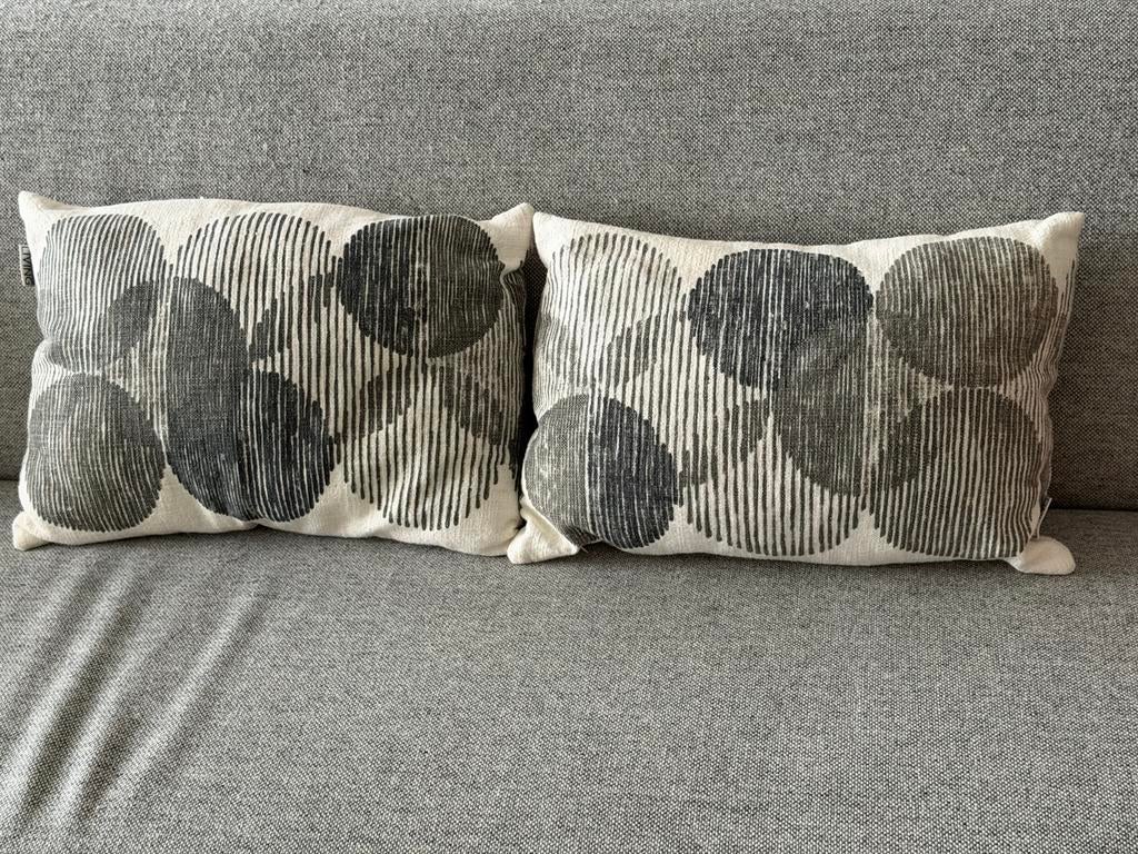 Set van 2 Scandinavian Sleeping & Living kussens, Ophalen, Zo goed als nieuw, Zwart, Rechthoekig