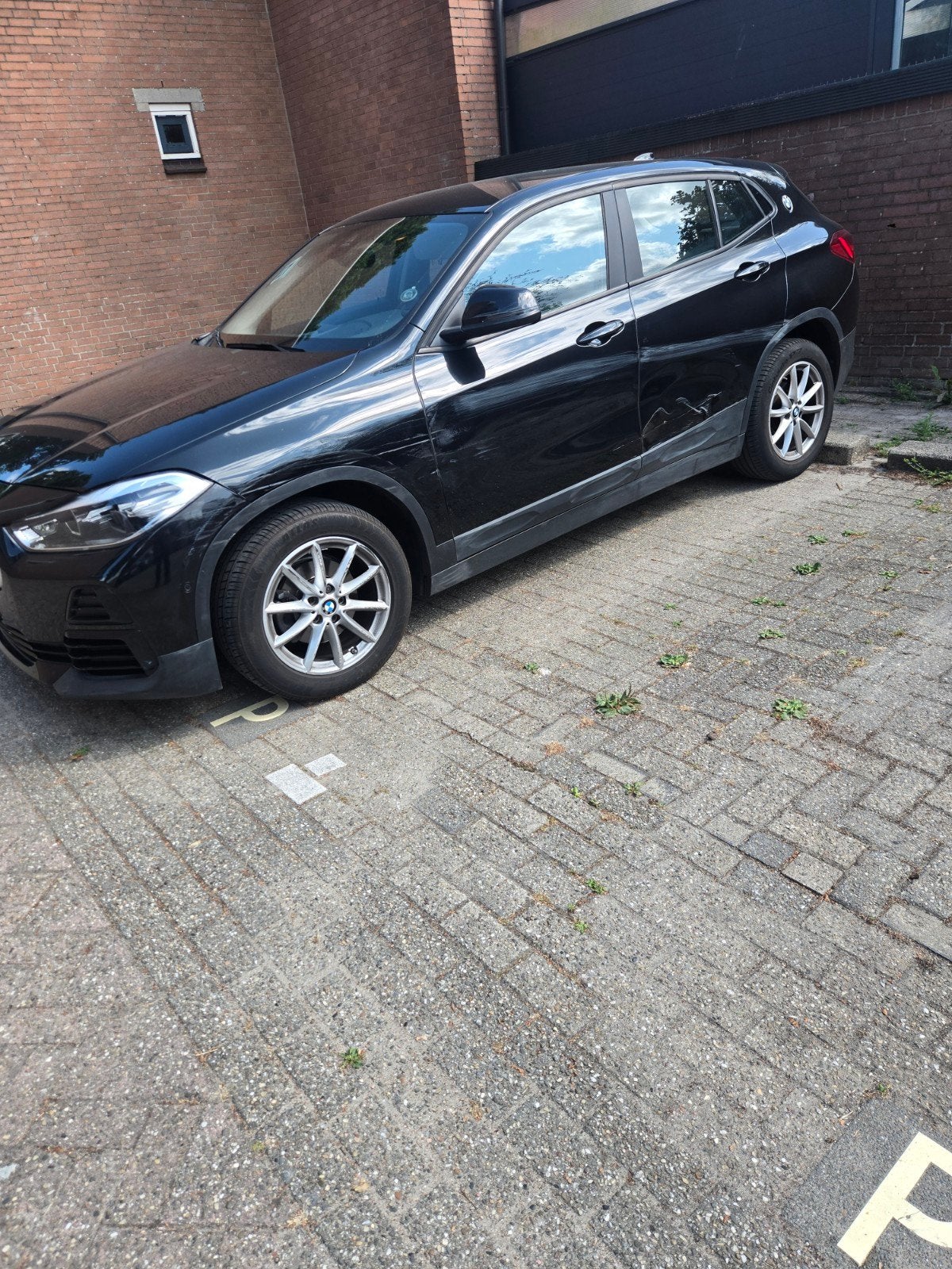 BMW X2 Sdrive16d 116pk Aut 2022 Zwart lichte schaafschade, Zwart, Diesel, SUV of Terreinwagen, 1496 cc