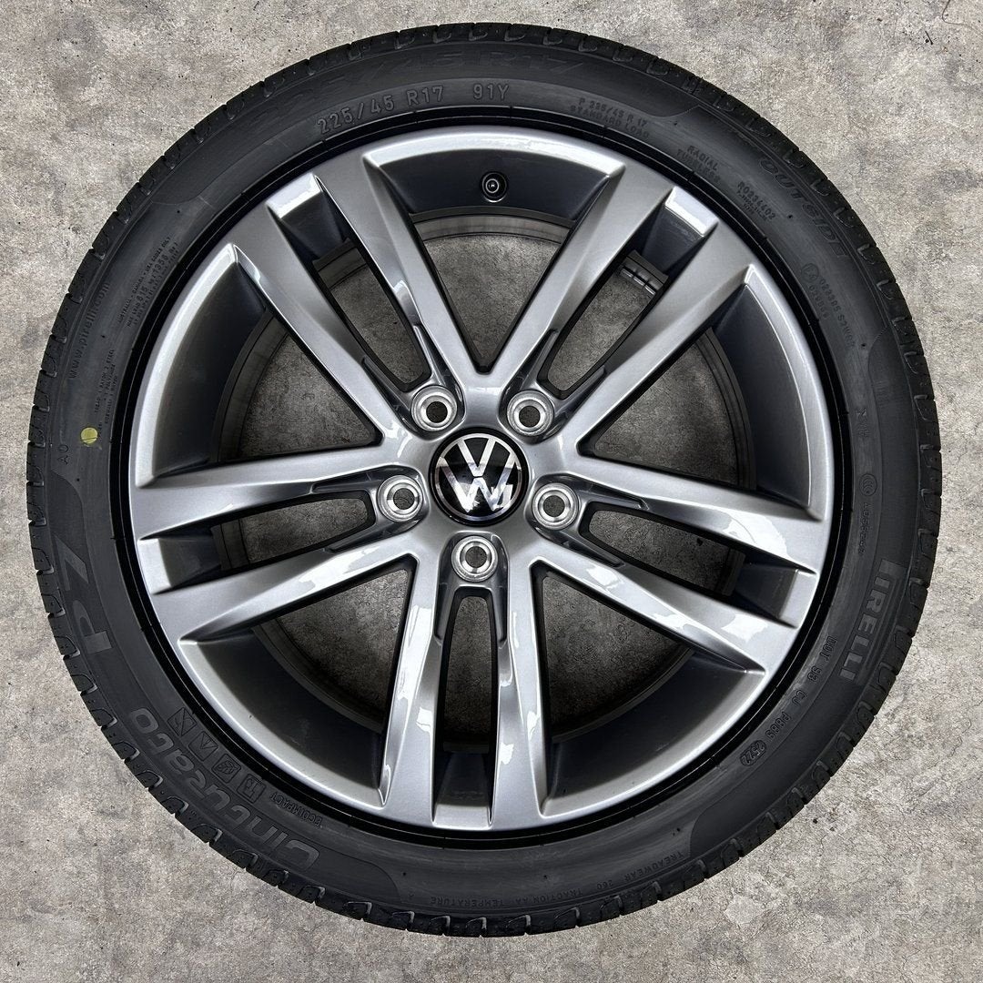 17 inch originele Salvador velgen + zomerbanden VW Golf, Gebruikt, -, -, Banden en Velgen