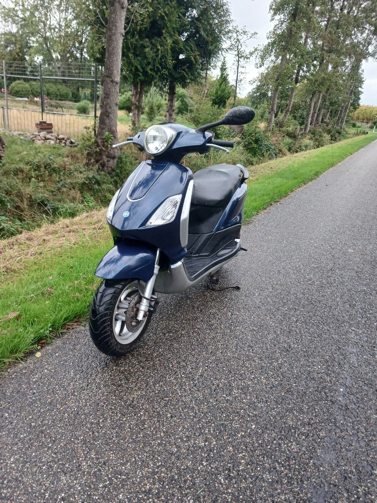 piaggio fly 50cc4t, Fietsen en Brommers, Ophalen of Verzenden, Zo goed als nieuw, Benzine, Fly