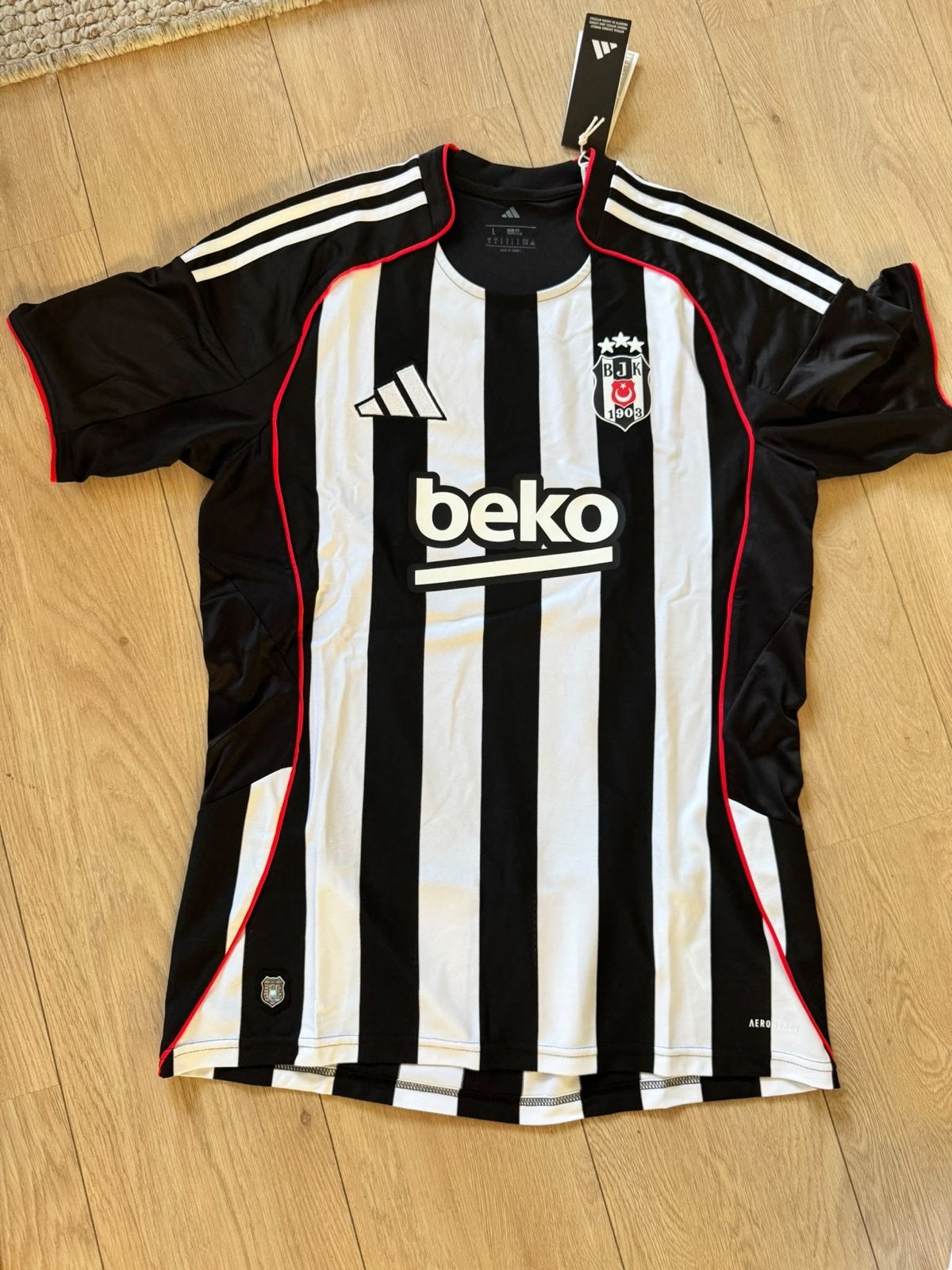 Besiktas thuis shirt 2025/2026 nieuw, Ophalen of Verzenden, Nieuw, Shirt