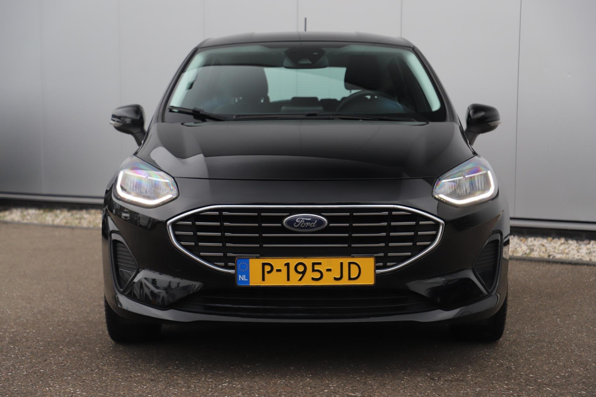 Foto 2 van Ford Fiesta 1.0 EcoBoost Hybrid Titanium 125PK Carplay Andro