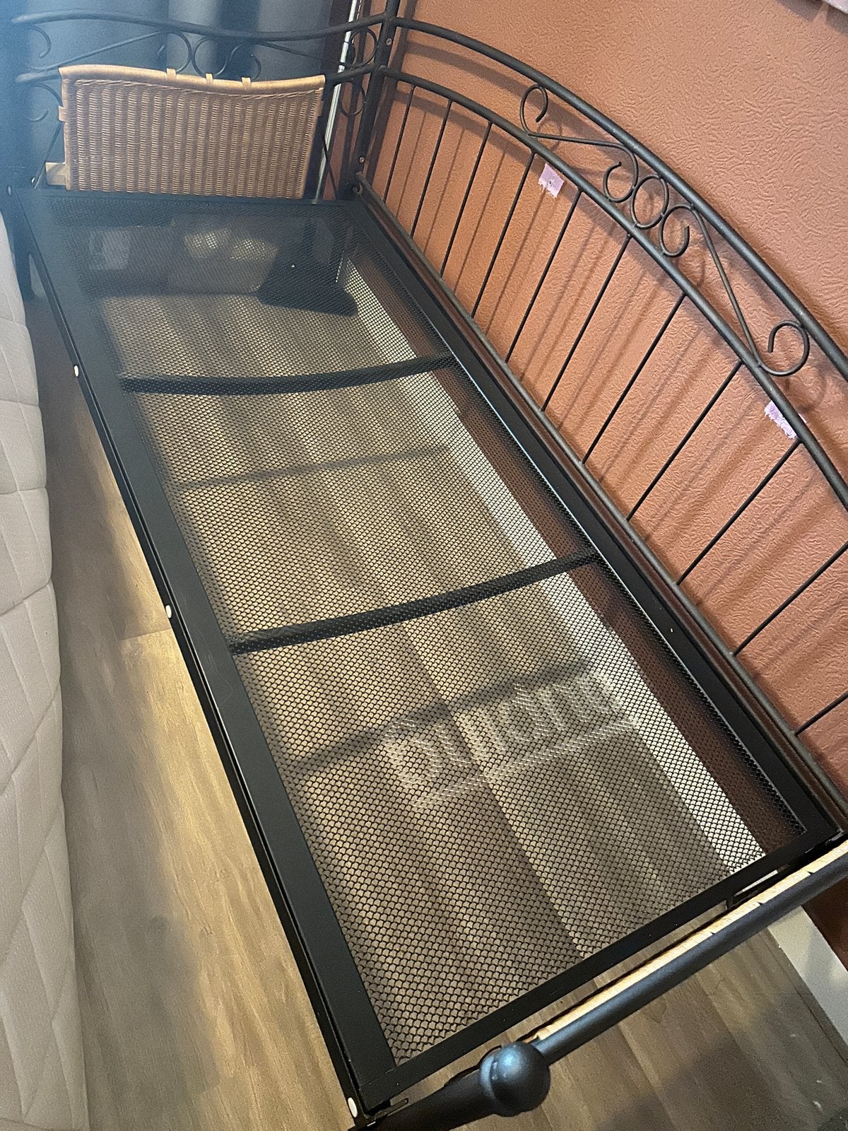 Zwart metalen eenpersoonsbed met Auping spiraalbodem, Huis en Inrichting, Ophalen, Gebruikt, 90 cm, Eenpersoons