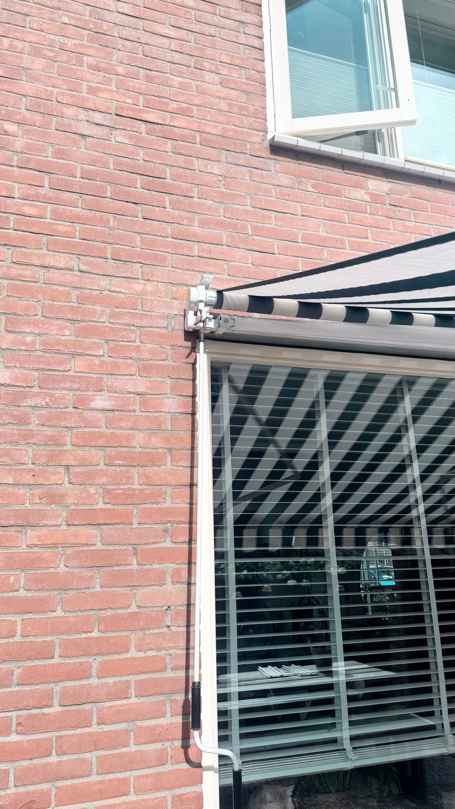 Uitvalscherm met lichte weersporen op het doek, Ophalen, Gebruikt, 150 tot 300 cm, 250 cm tot 450 cm