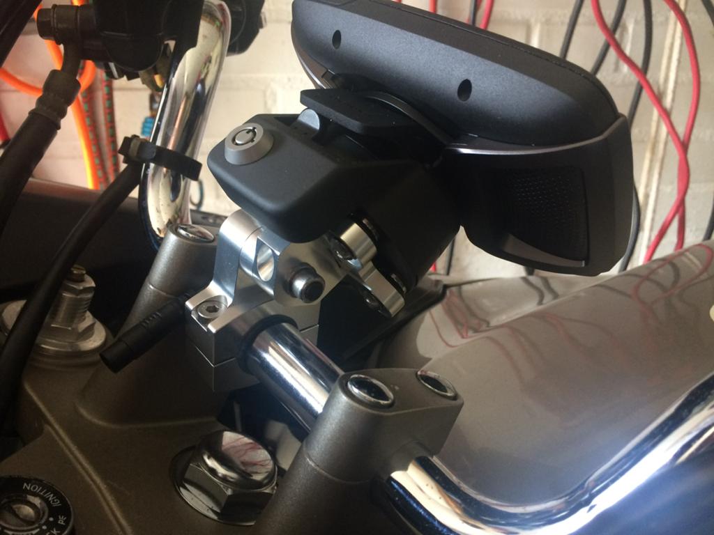 TomTom slot orgineel aluminium voor Rider 550 en afdekkapje, Motoren, Accessoires | Navigatiesystemen, Ophalen of Verzenden, Zo goed als nieuw