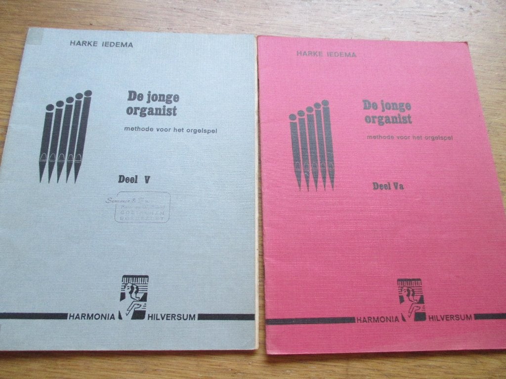 DE JONGE ORGANIST DEEL 5 + 5a - HARKE IEDEMA, Muziek en Instrumenten, Bladmuziek, Orgel, Gebruikt, Les of Cursus, Ophalen of Verzenden