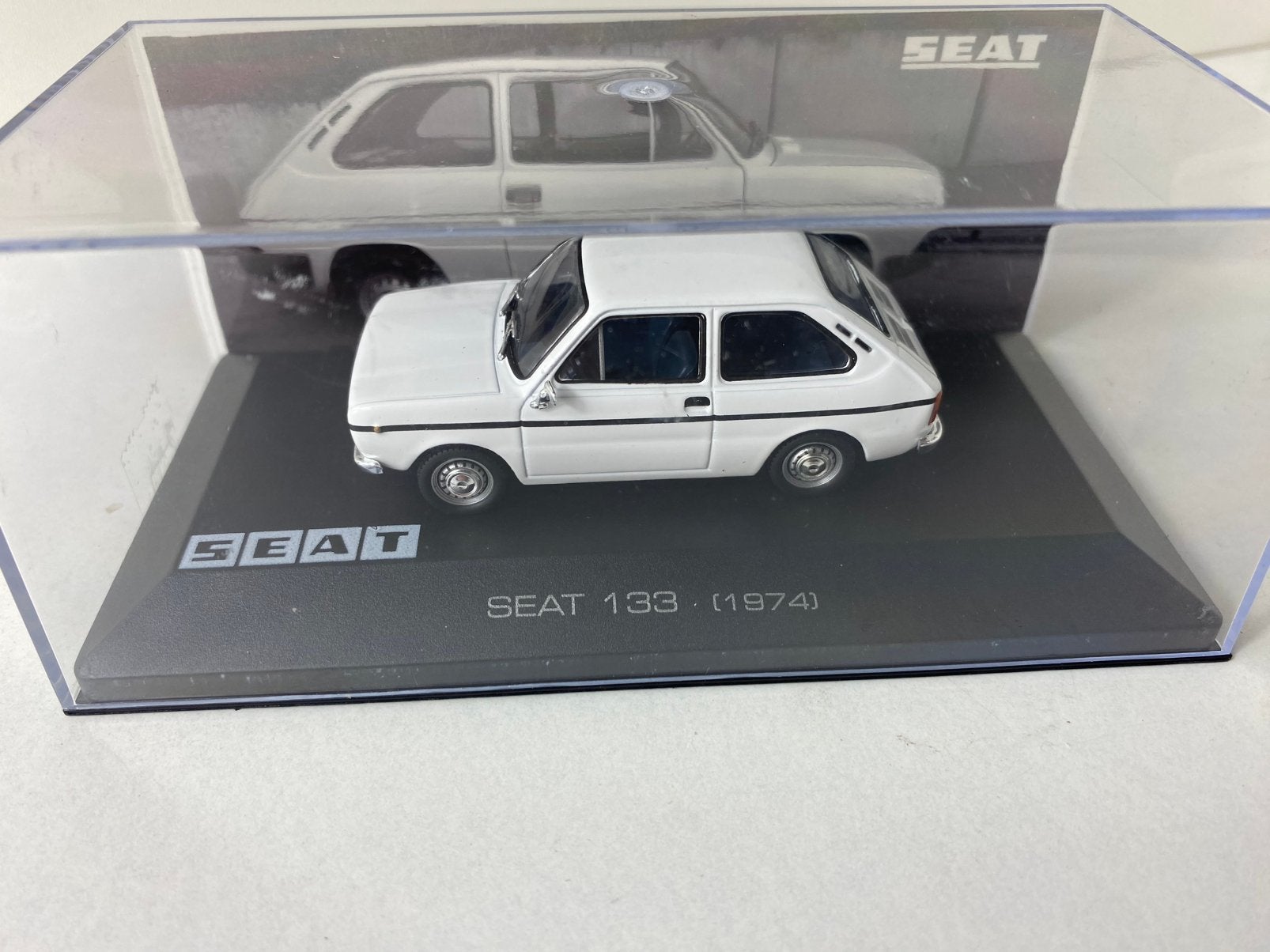 1:43 SEAT 133 ( de opvolger Seat 850)-kort geproduceerd, Ophalen of Verzenden, Nieuw, Auto, Overige merken