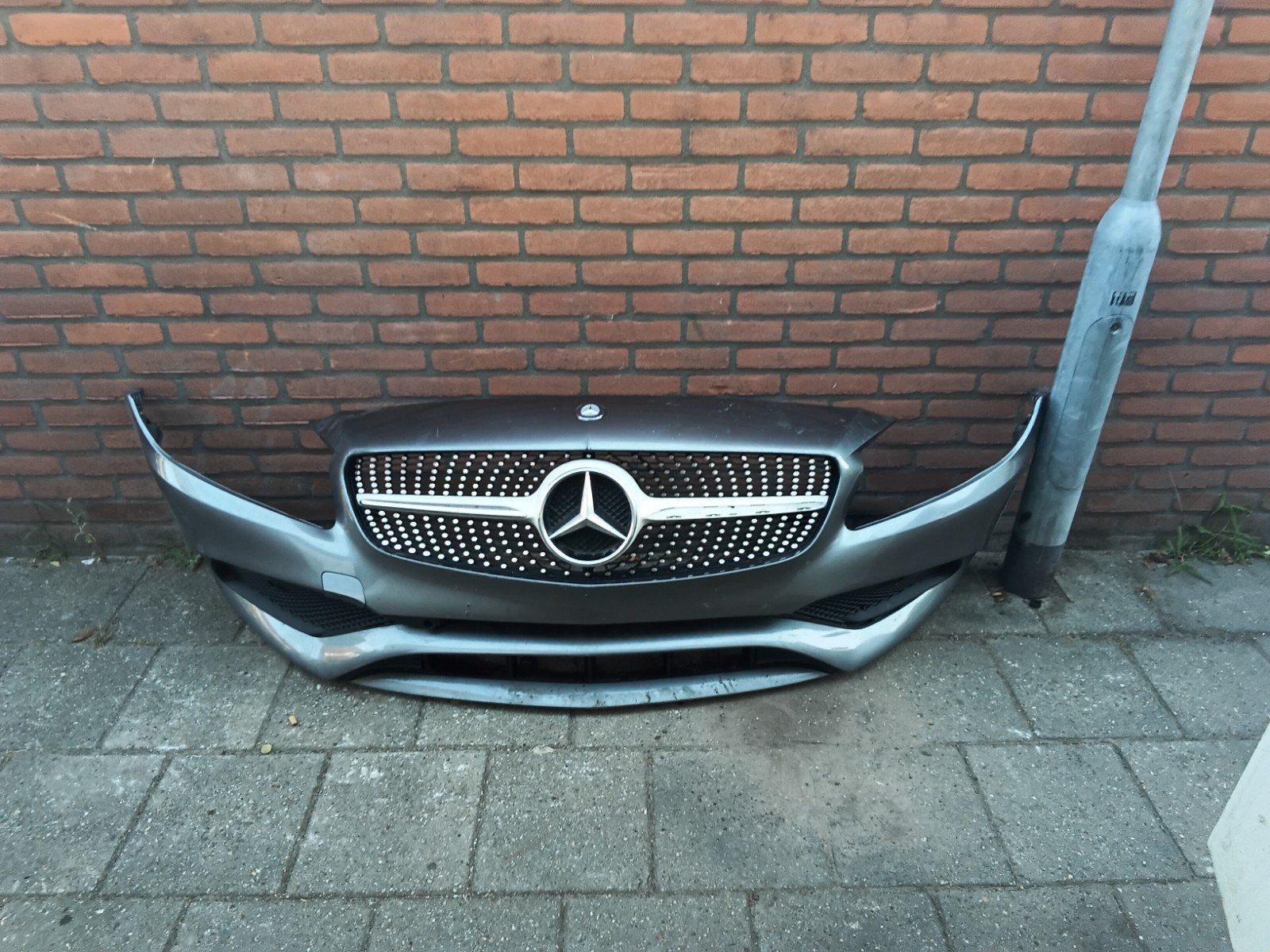 AMG-styling voorbumper Mercedes C-Klasse W205 (2014-2018), Gebruikt, Voor, Mercedes-Benz, Ophalen of Verzenden