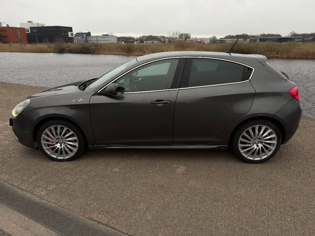 Alfa Romeo Giulietta 2.0 JTDm super veloce - automaat - 2015, Auto's, 4 cilinders, Alcantara, 23 km/l, Particulier