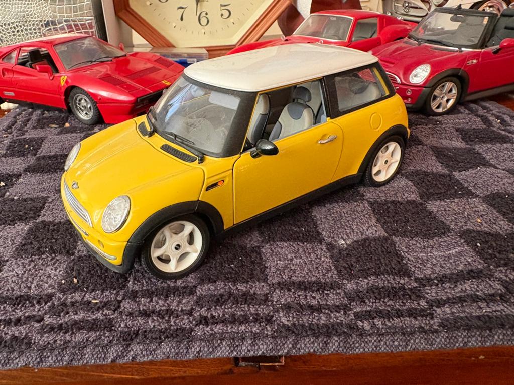 MINI.  COOPER . 2001.     Burago., Ophalen of Verzenden, Zo goed als nieuw, Bburago