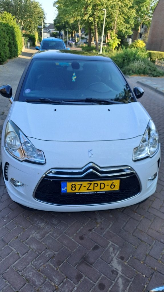 Knappe citroen ds3. Met nieuwe distrubutieriem. En apk, Voorwielaandrijving, Stof, 40 €/maand, Zwart