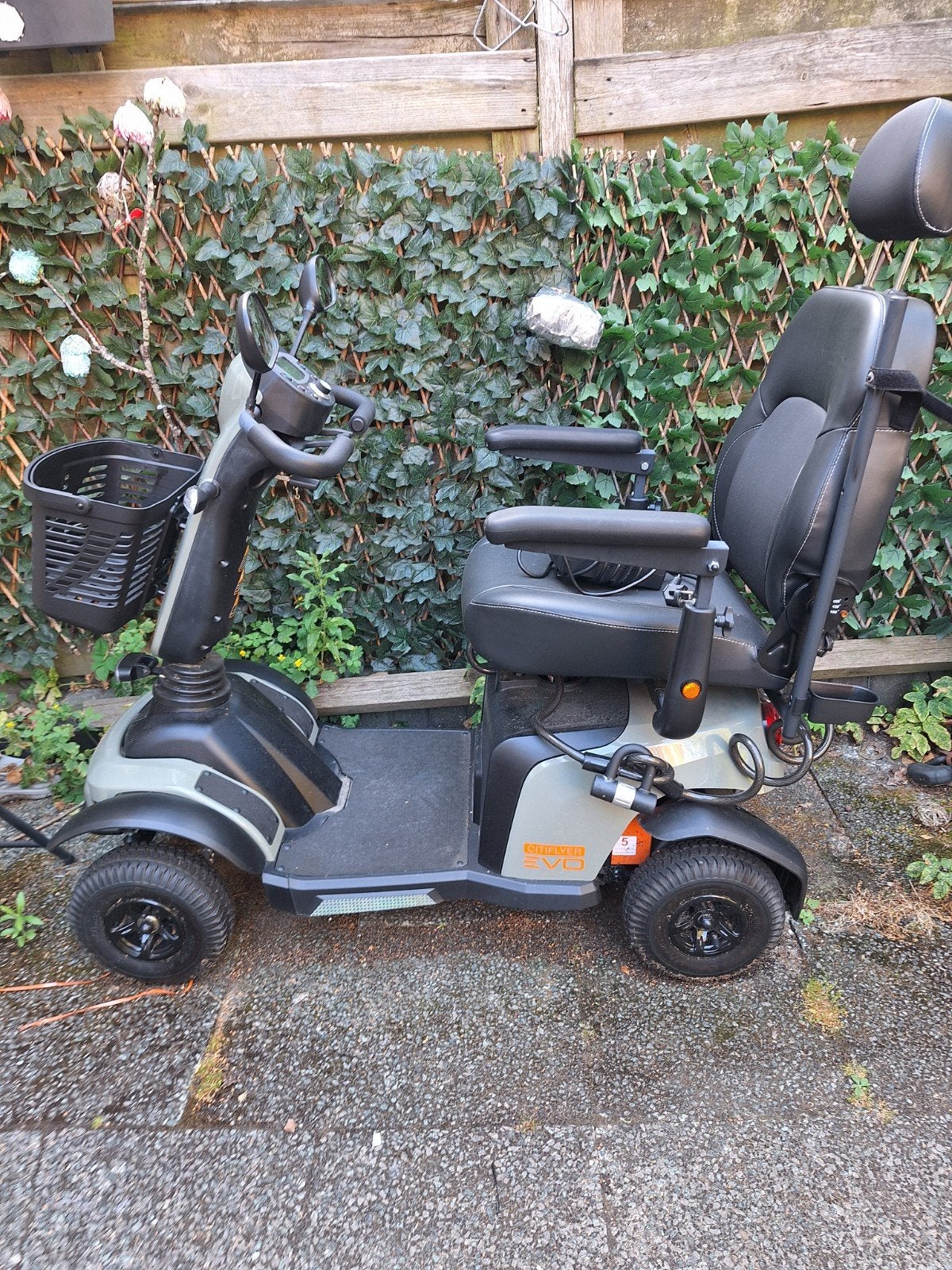 Scootmobiel exel evo 126 km dubbele accu groot ketting slot, Diversen, Ophalen, Excel, Zo goed als nieuw, 46 km of meer