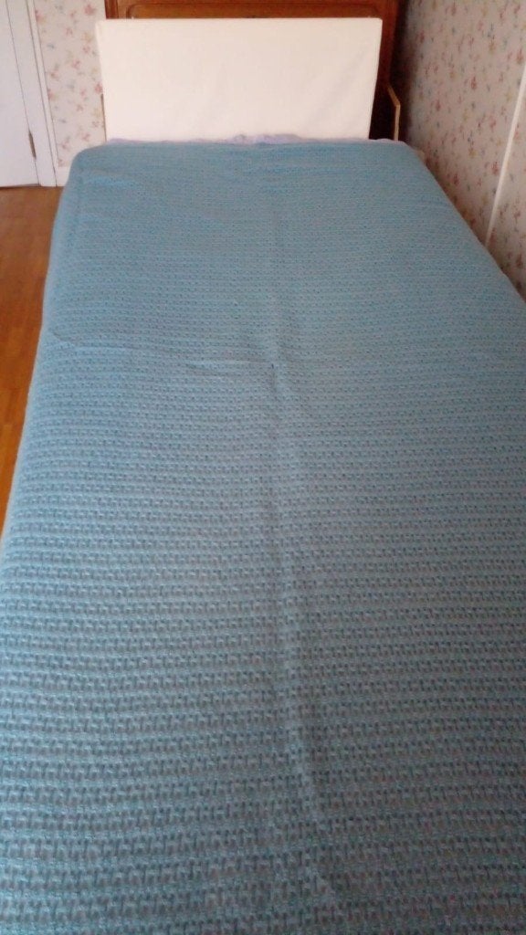AUPING BED, Huis en Inrichting, 90 cm, Eenpersoons, Bruin, 210 cm