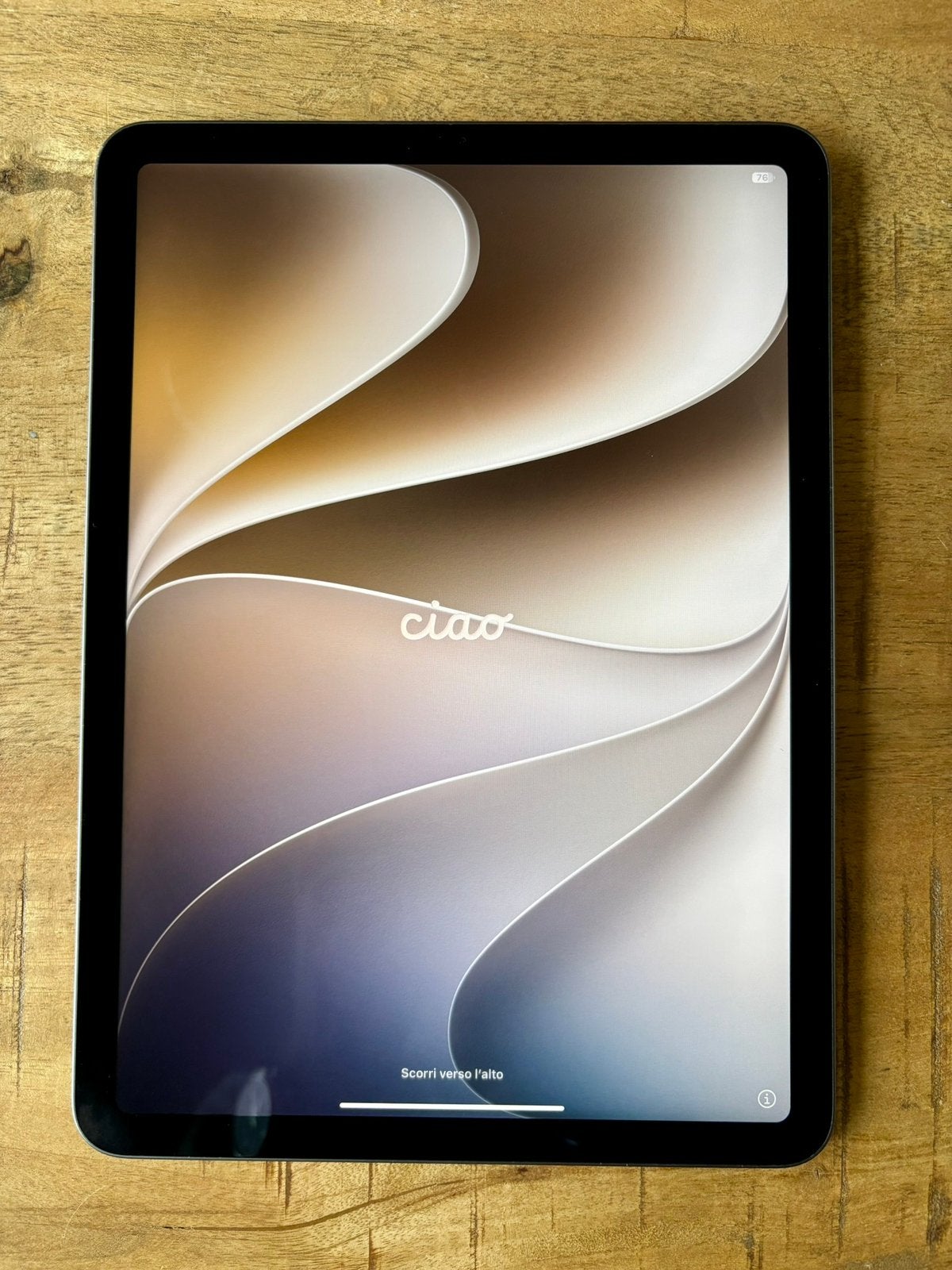 Foto 2 van Apple iPad Air 5e generatie 64GB Wi-Fi Space Grey