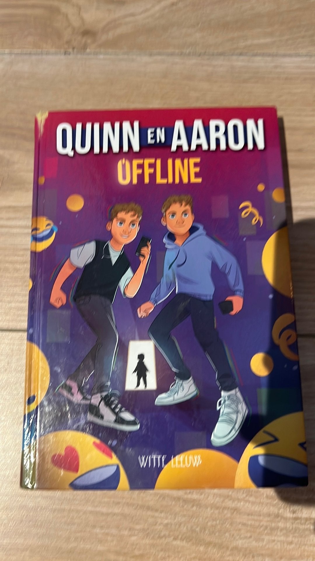 Aaron Bezemer - Quinn en Aaron offline, Boeken, Fictie algemeen, Ophalen of Verzenden, Zo goed als nieuw, Aaron Bezemer; Quinn Bezemer