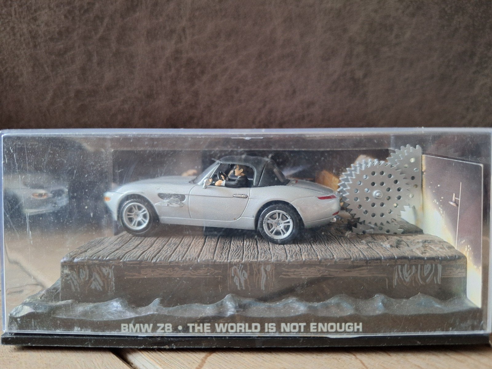James Bond 007 BMW Z8 'The World Is Not Enough' modelauto, Ophalen