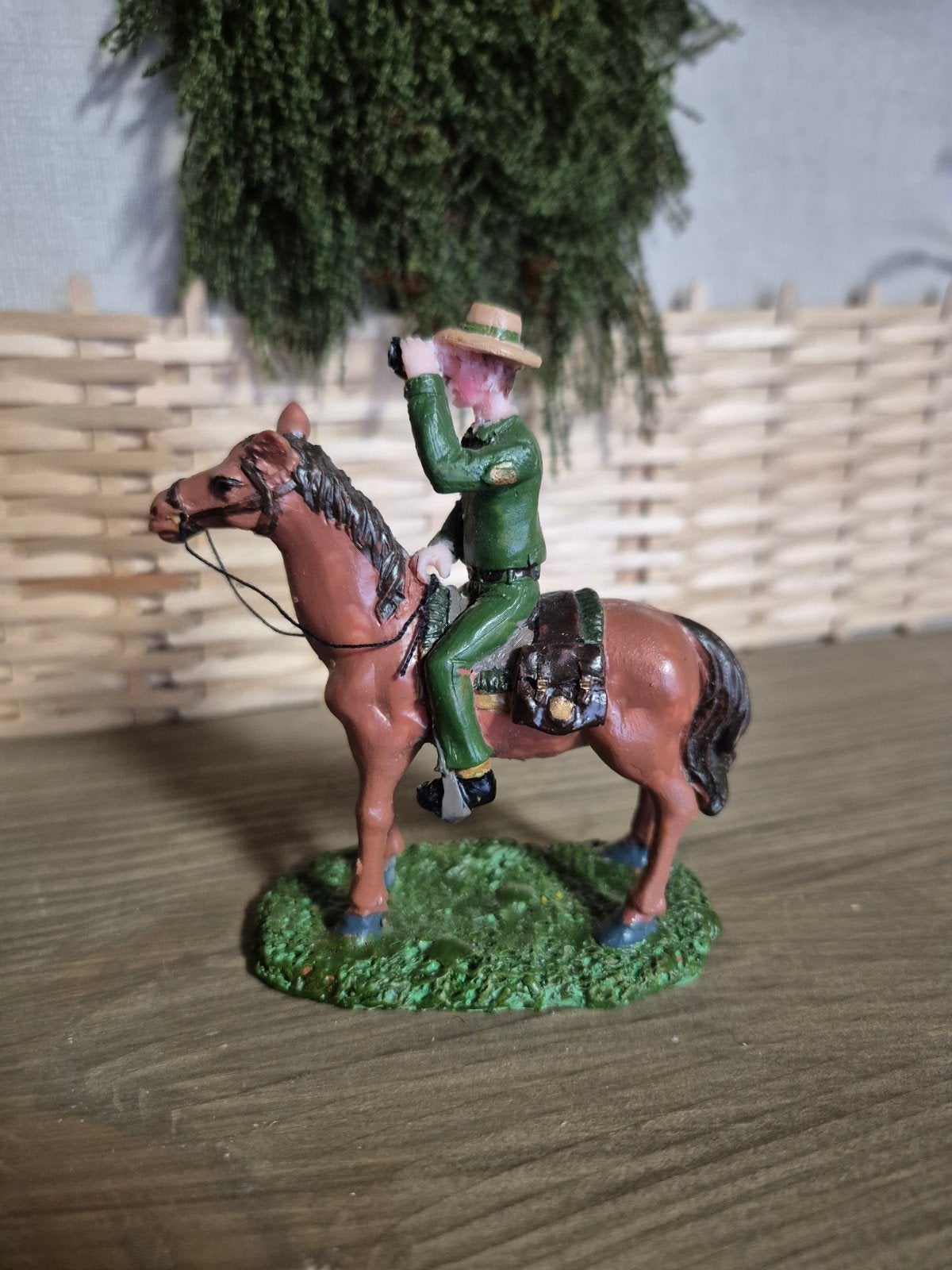 Lemax figuur 4 kerstdorp kersthuisjes, Diversen, Kerst, Ophalen of Verzenden, Zo goed als nieuw