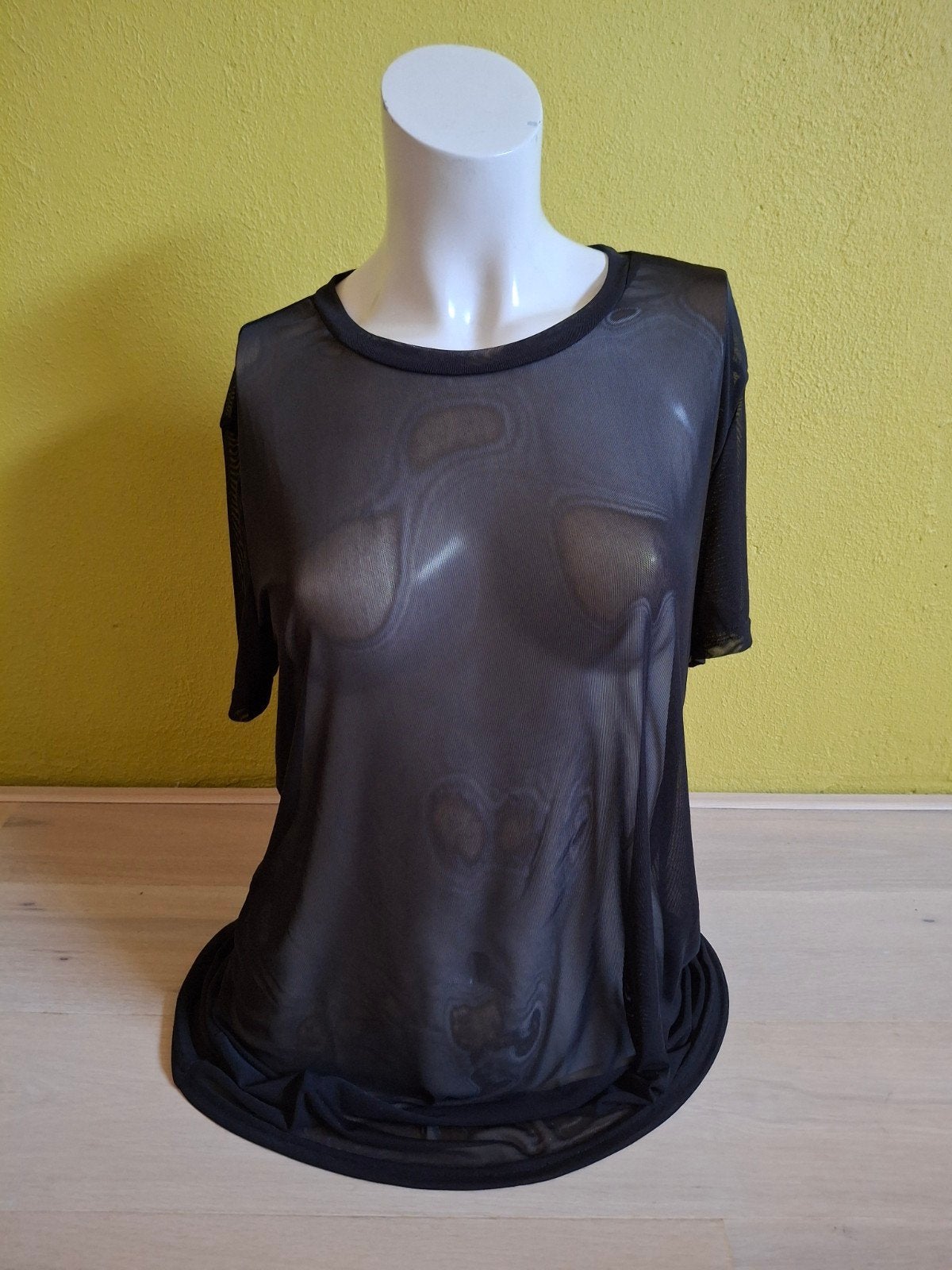 Nieuw doorzichtig shirt. Mt 42/44, Kleding | Dames, T-shirts, Verzenden, Nieuw, Maat 42/44 (L), Korte mouw