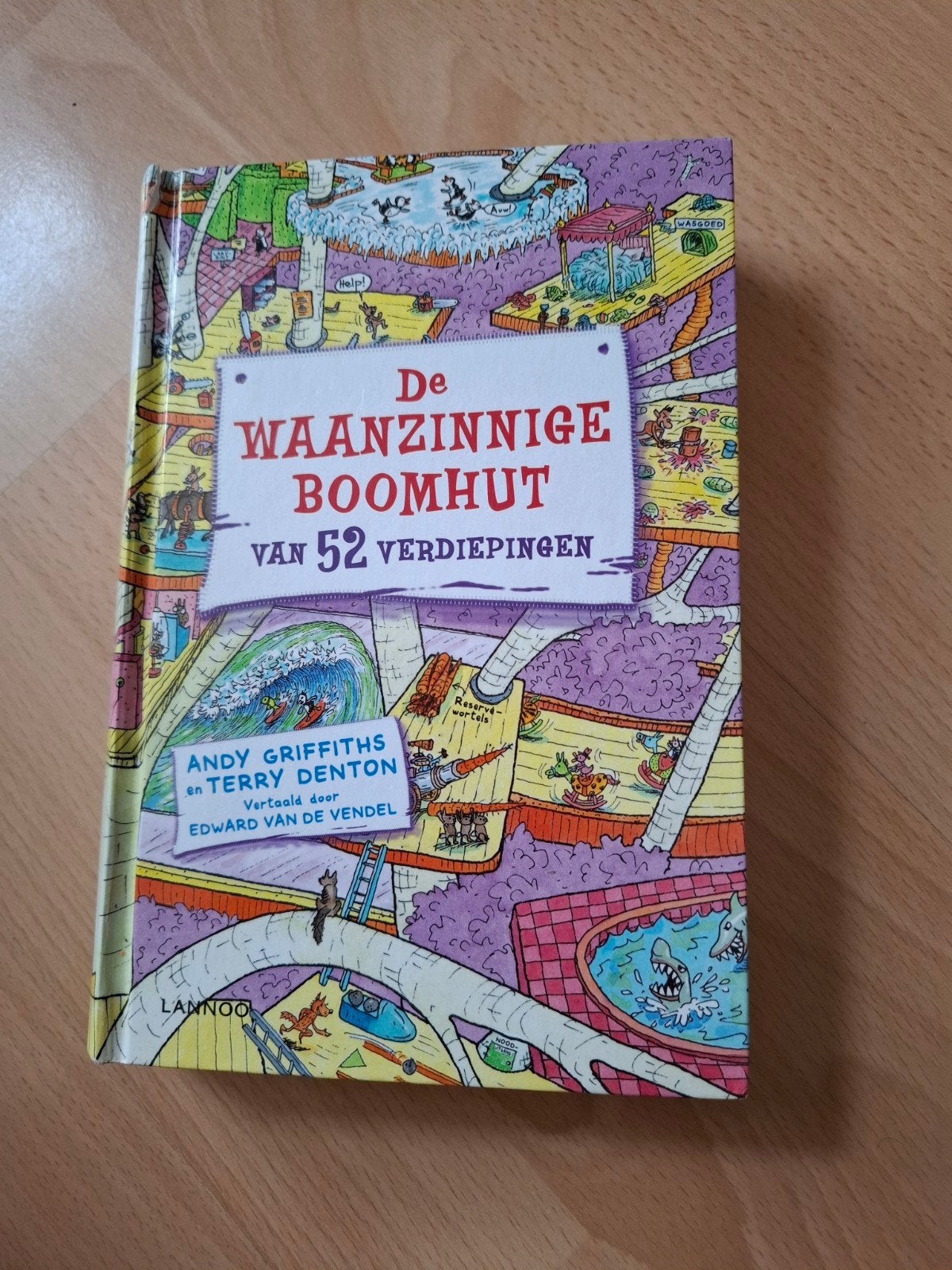 De Waanzinnige boomhut van 52 verdiepingen, Ophalen of Verzenden