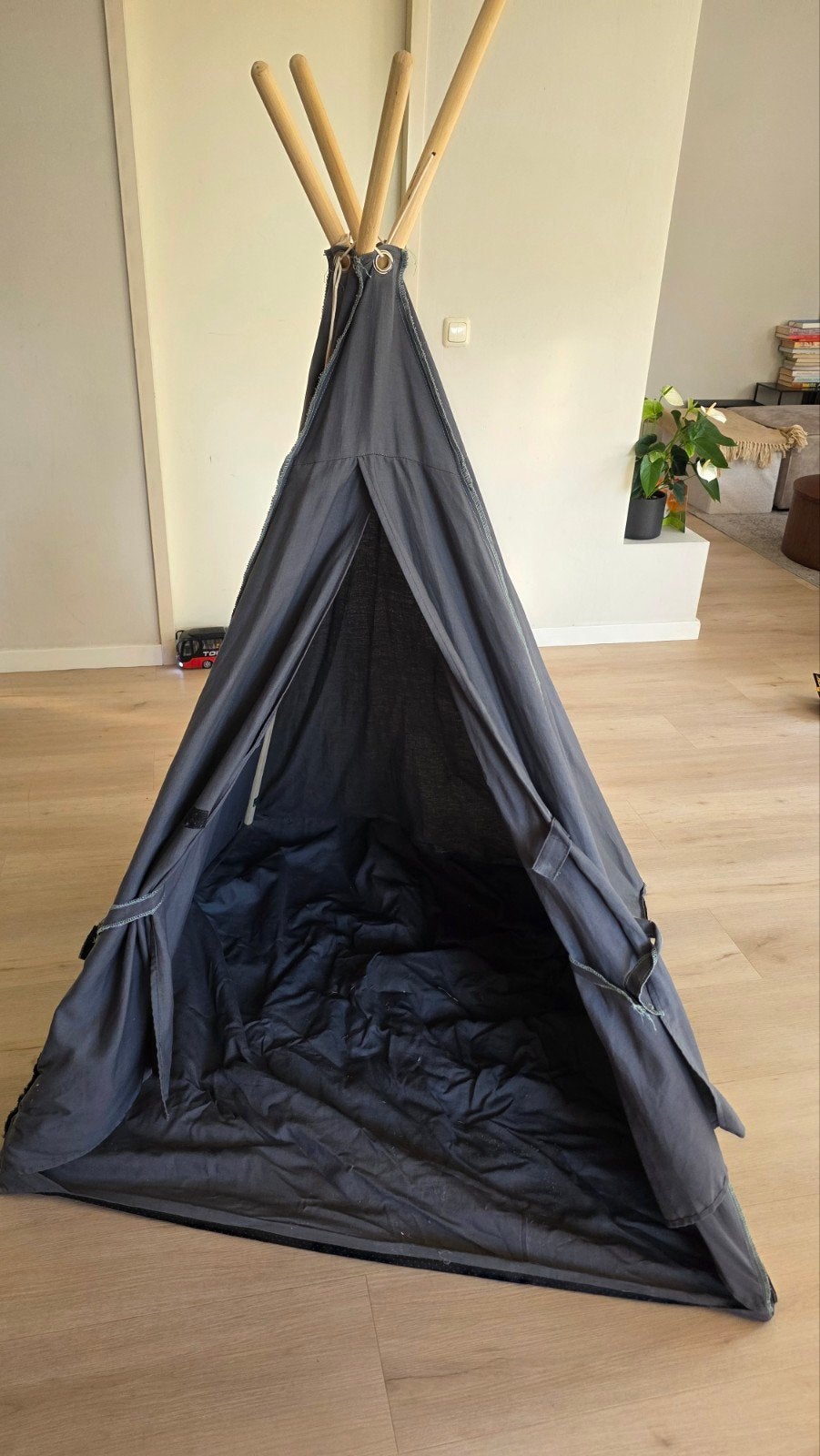 Leuke speel-tipi voor kinderen - Grijs, Ophalen, Gebruikt, Hout