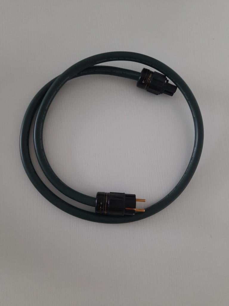 Furutech FP-TCS31 netsnoer met 2 furutech GERESERVEERD SOLD, Ophalen of Verzenden, Zo goed als nieuw, 2 tot 5 meter, Overige kabels