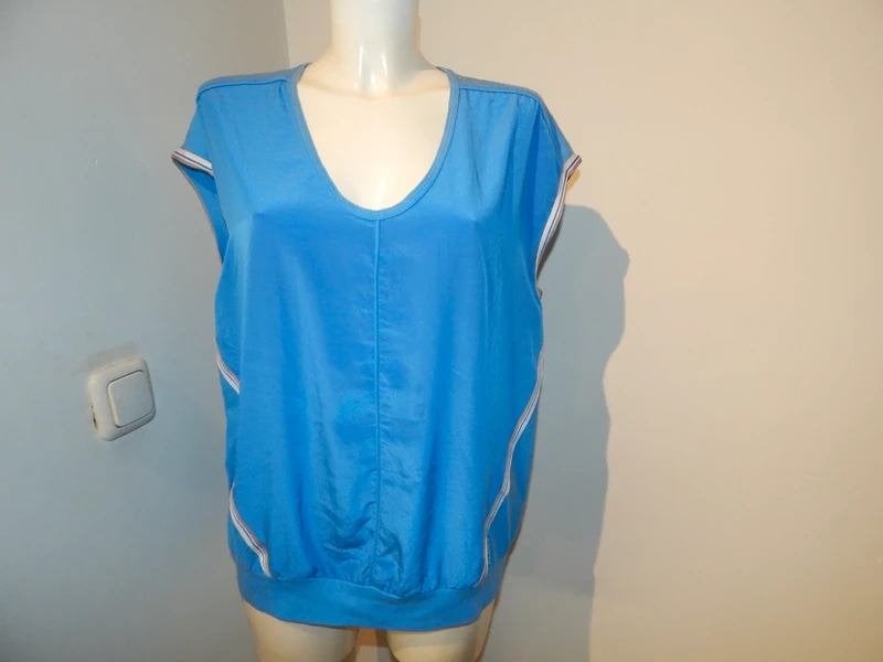 Marccain hemels blauwe top los vallende zijde achtig N4/40, Kleding | Dames, T-shirts, Maat 38/40 (M), Zo goed als nieuw, Zonder mouw