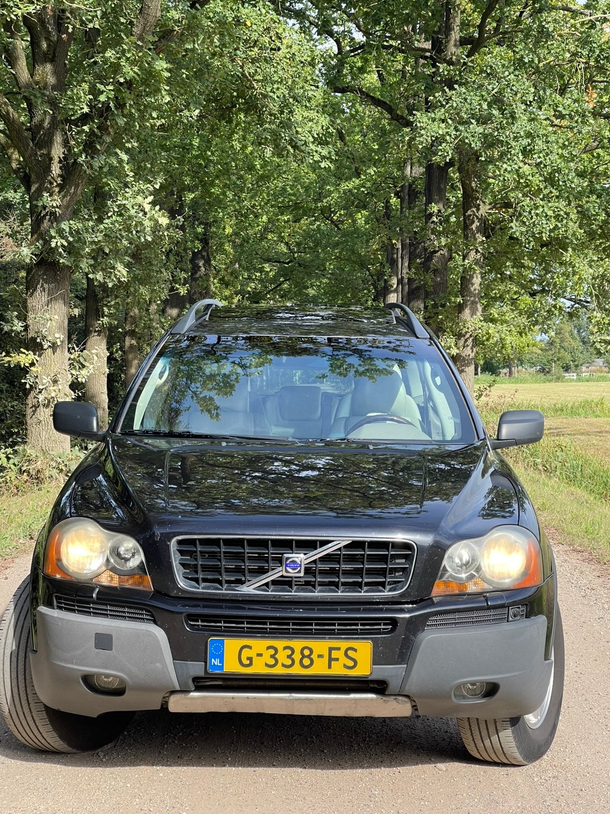 Volvo XC90 2.5 T Geartronic 2003 Zwart, Dealer onderhouden, Beige, Vierwielaandrijving, 750 kg
