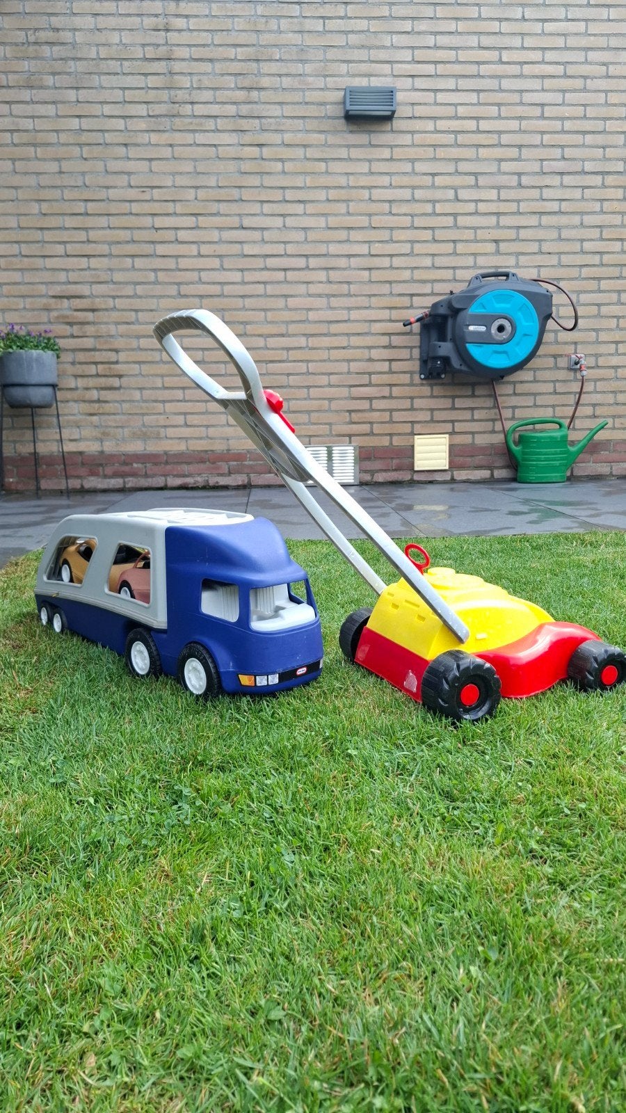 Leuke speelgoed vrachtwagen en grasmaaier set, Ophalen, Gebruikt