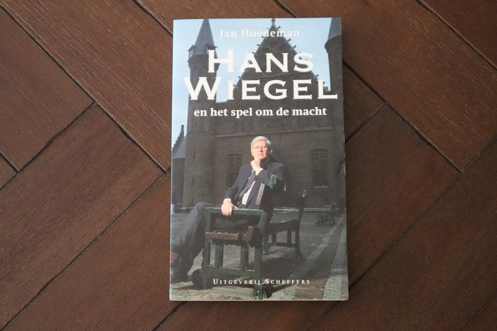 Hans Wiegel en het spel om de macht (Jan Hoedeman), Boeken, Ophalen of Verzenden, Zo goed als nieuw, Politiek