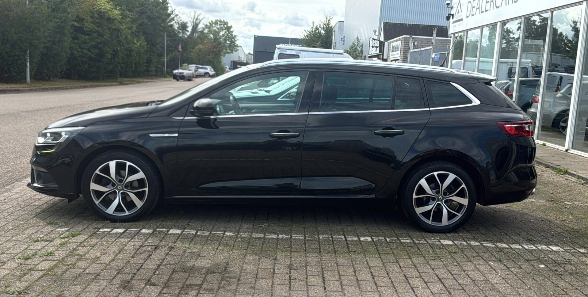 Renault Mégane Estate 1.2 TCe Bose, Dealer onderhouden, Parkeersensor, Gebruikt, 4 cilinders