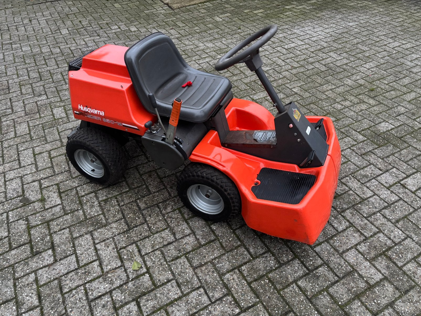 husqvarna rider 850 zitmaaier, frontmaaier grasmaaier, Tuin en Terras, Zitmaaiers, Ophalen, Gebruikt