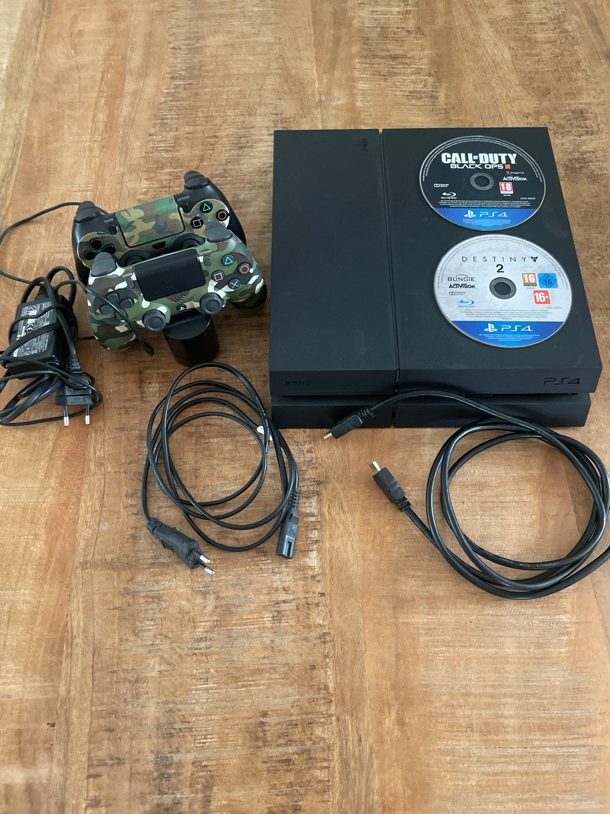 PlayStation 4 500GB met 2 originele controllers + lader, Spelcomputers en Games, Met 2 controllers, Ophalen of Verzenden, Original