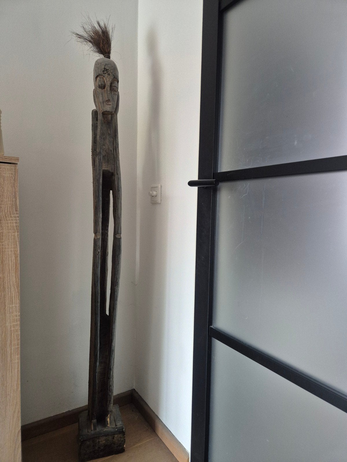 Hurkende man van hout ca 165 cm hoog, Ophalen, Houtsnijwerk, 1 meter - 2 meter, Hout