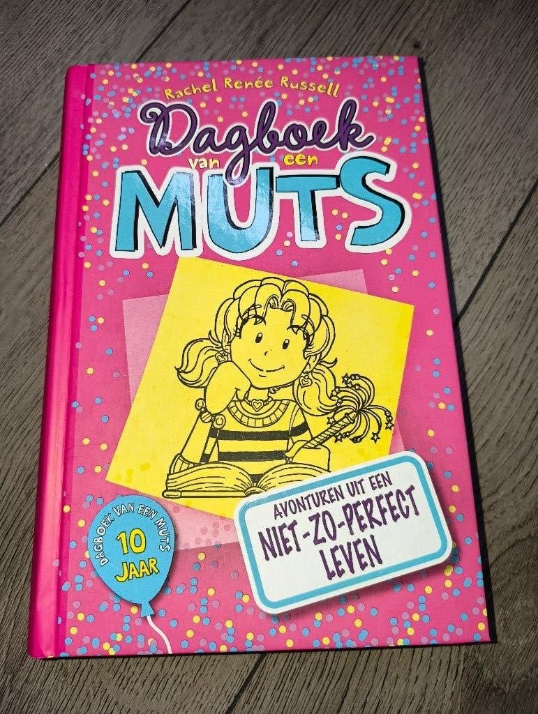 Dagboek van een muts deel 1, Ophalen of Verzenden, Zo goed als nieuw, Rachel Renée Russell, Fictie