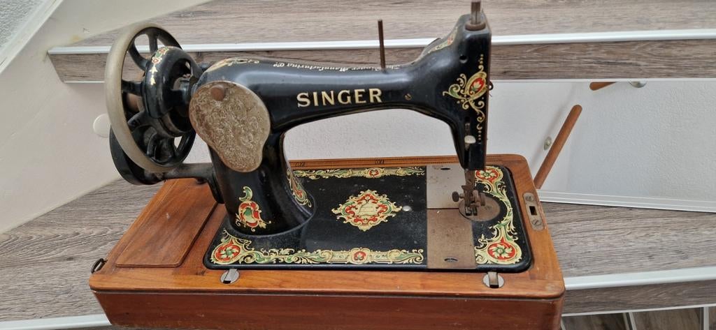 Nog mooie singer naaimachine, Ophalen
