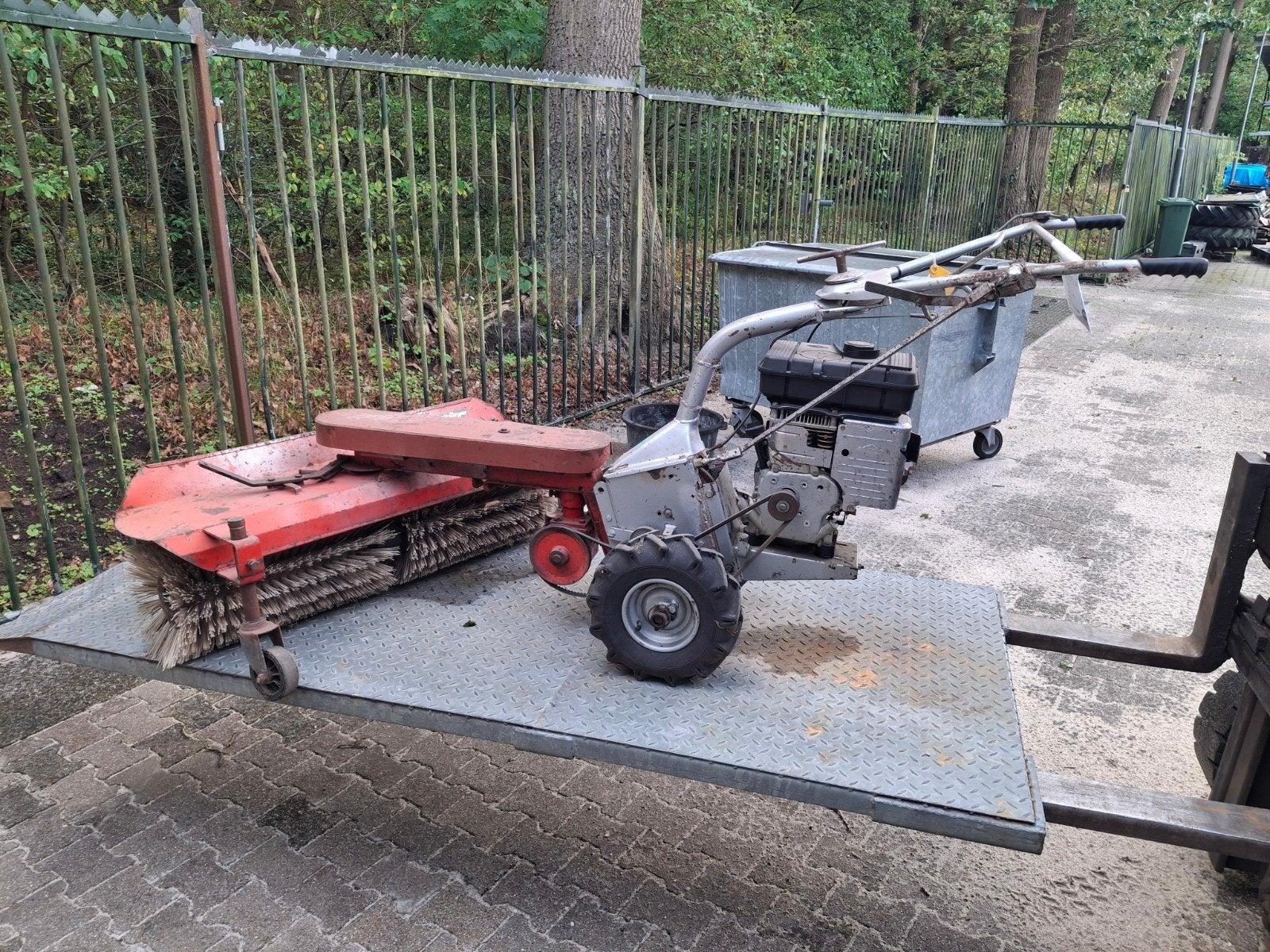 Veegmachine Tielburger defect, Ophalen, Gebruikt, Tielburger