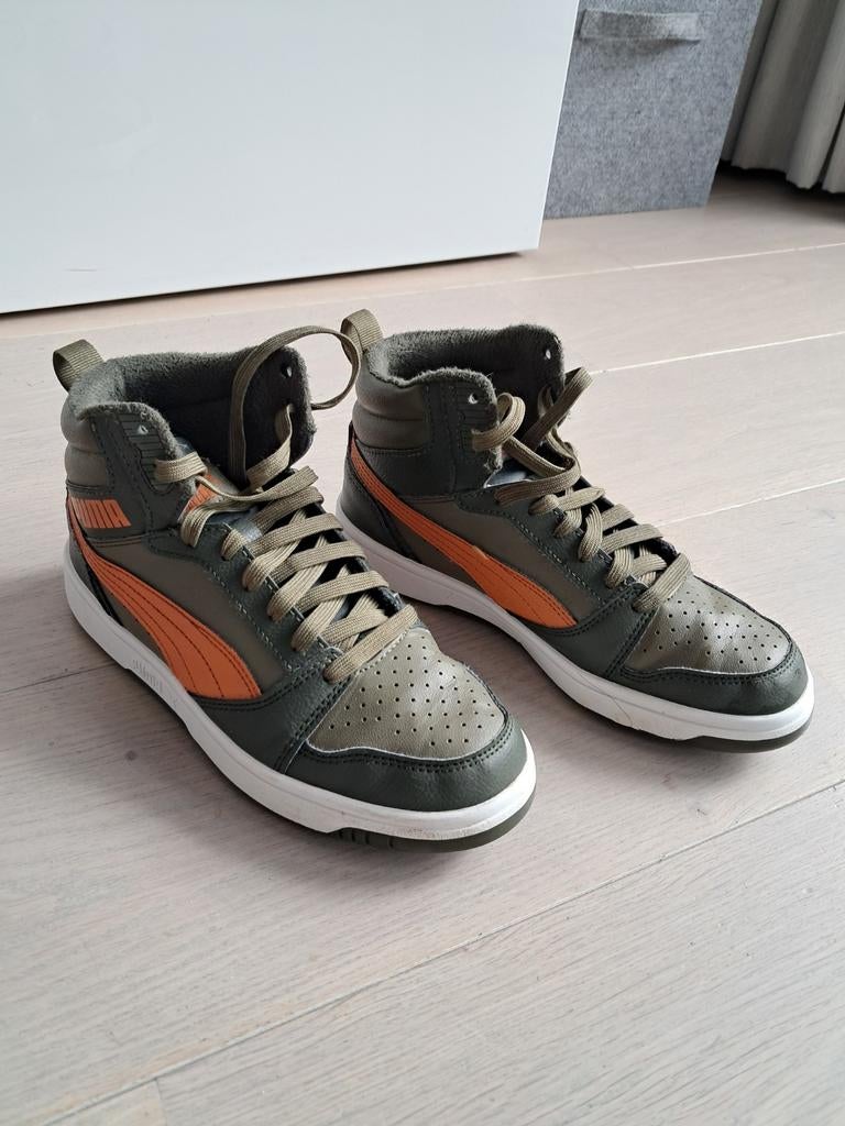 Puma jongens gympen olijfgroen/oranje maat 36, Sportschoenen, Puma, Ophalen of Verzenden, Zo goed als nieuw