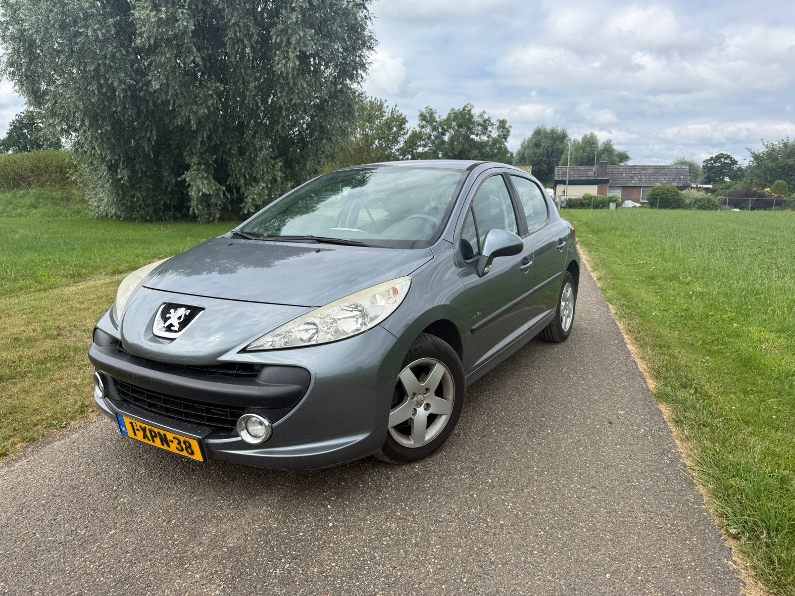 Peugeot 207 1.4 5DRS 2009 Grijs nw apk airco trekhaak!!, Auto's, Voorwielaandrijving, 1360 cc, 4 cilinders, 49 €/maand