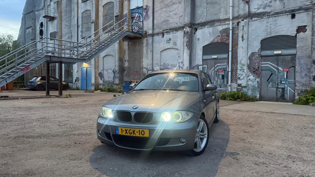 BMW 1-Serie 2.0 116I 5DR 2009 Grijs, Auto's, BMW, Particulier, 1-Serie, Benzine, B, Hatchback, Handgeschakeld, Geïmporteerd, Zilver of Grijs