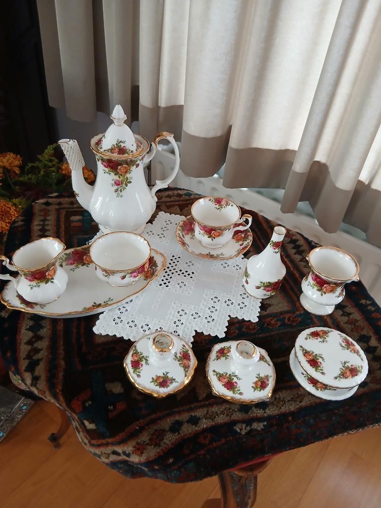 Royal Albert Old country roses koffie/ thee servies, Ophalen