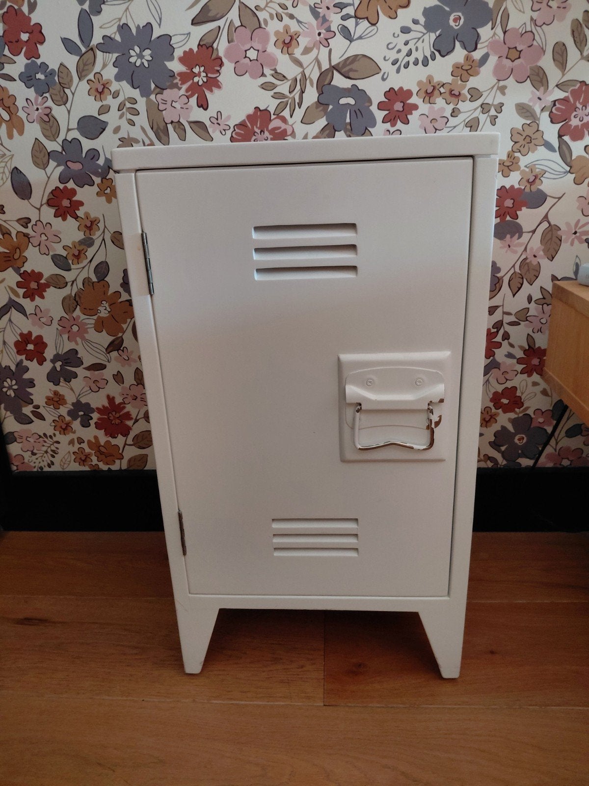 Set van 2 witte nachtkastjes in locker-stijl, Huis en Inrichting, Slaapkamer | Nachtkastjes, Ophalen, Gebruikt, Minder dan 45 cm