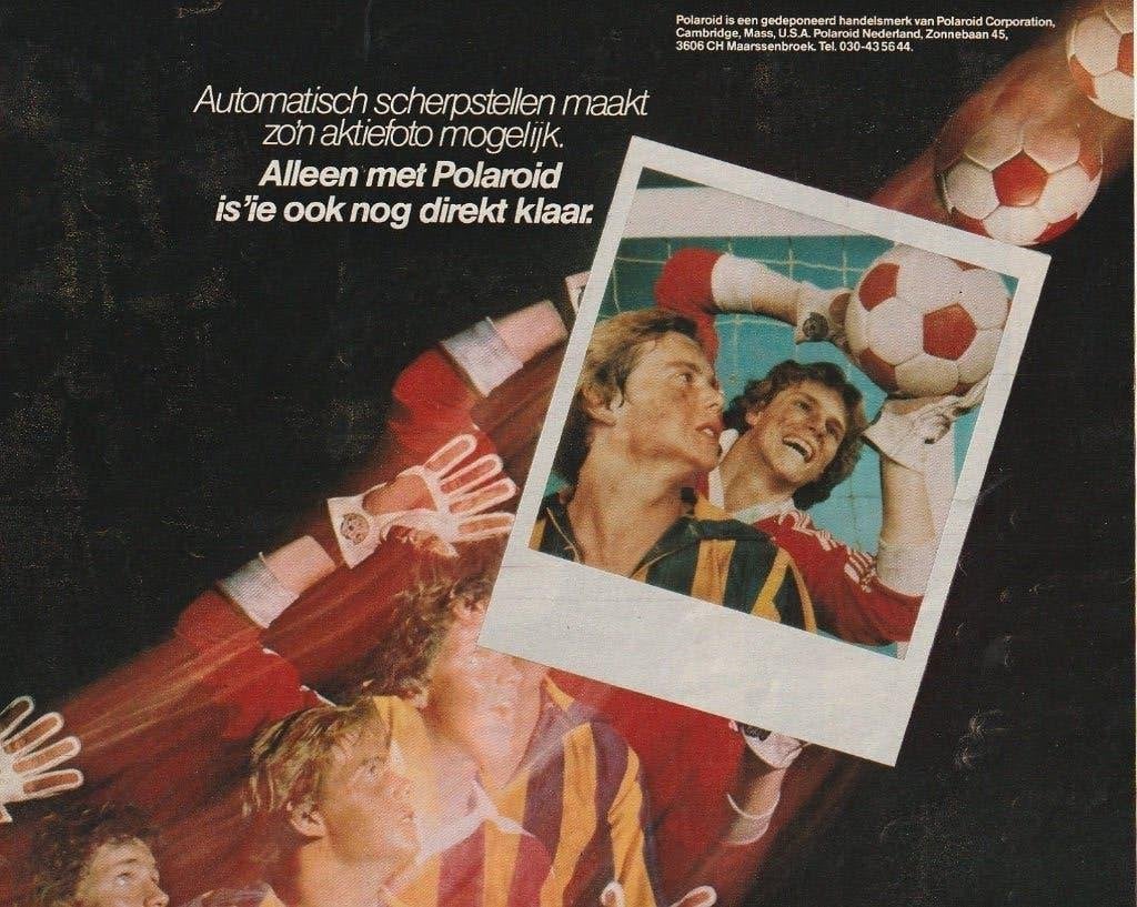 retro reclame 1980 Polaroid camera voetbal keeper, Verzenden, Overige typen