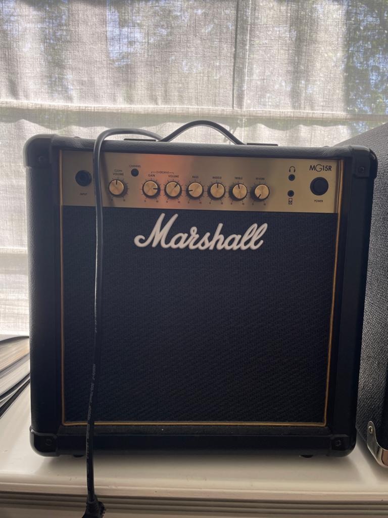 Marshall MG15R Gitaarversterker - Compact en Krachtig, Muziek en Instrumenten, Versterkers | Bas en Gitaar, Zo goed als nieuw