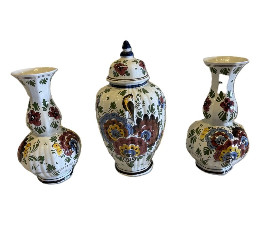 Vintage Delfts polychroom kaststel: dekselpot en 2 vazen, Ophalen of Verzenden