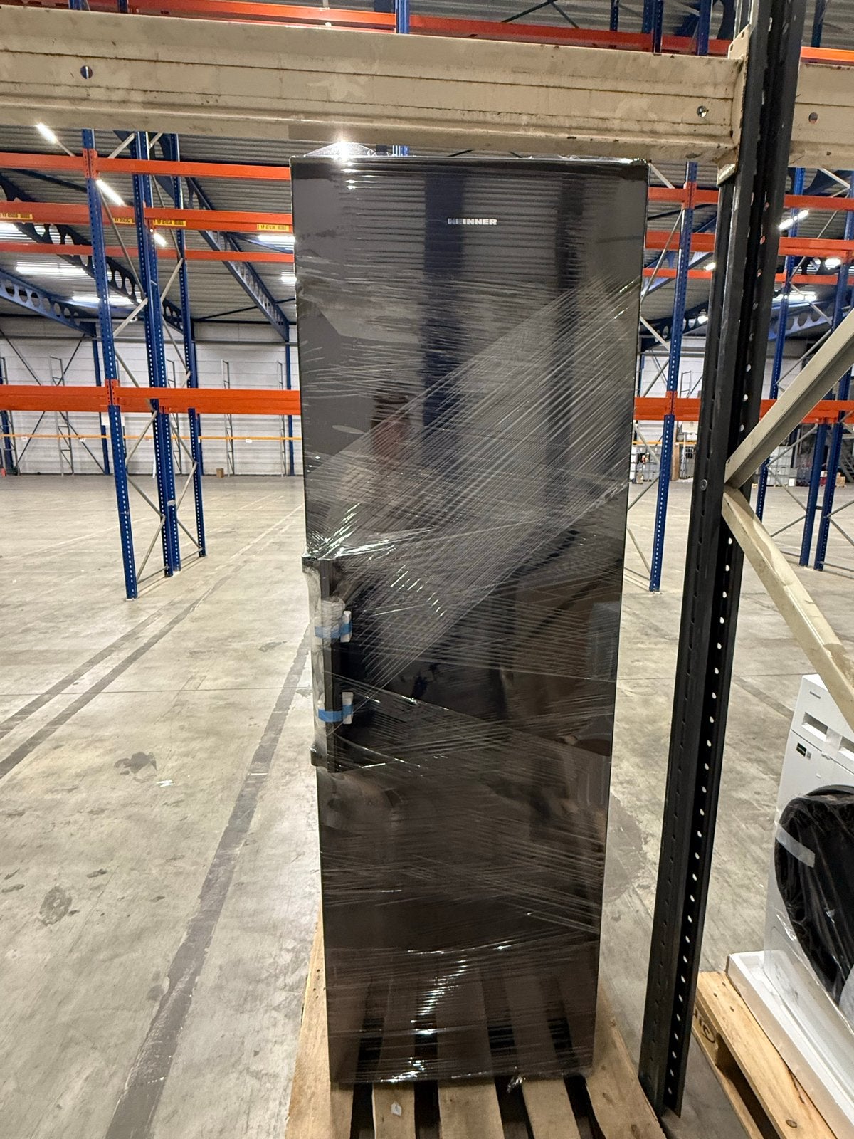 Heinner Koelkast - Zwart, Nieuw in Verpakking MOET SNEL WEG!, Ophalen, Zonder vriesvak, 200 liter of meer, Nieuw