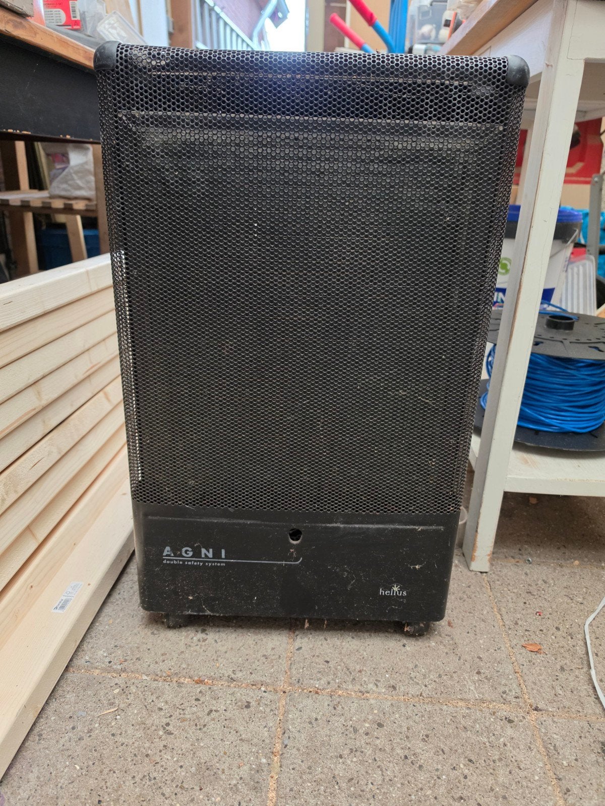 AGNI Hellus Gaskachel met gasfles, Huis en Inrichting, Kachels, Gebruikt, Gas, Ophalen of Verzenden, Vrijstaand