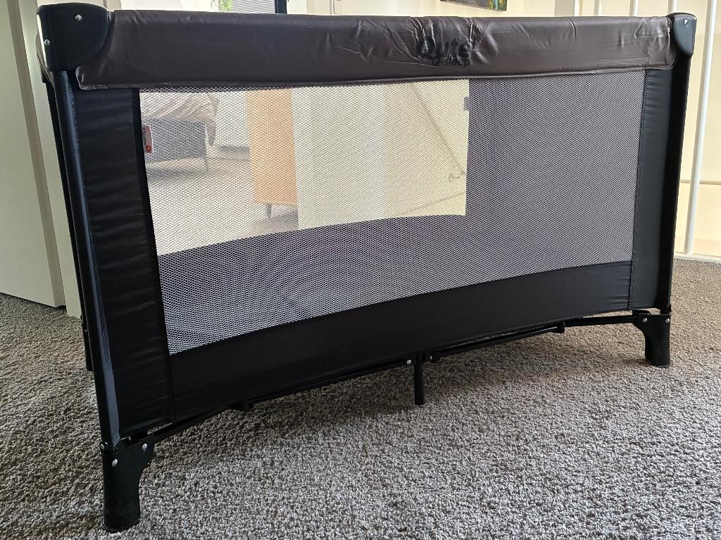 Qute campingbedje met extra dik matras, Ophalen, Zo goed als nieuw, Reisbedje